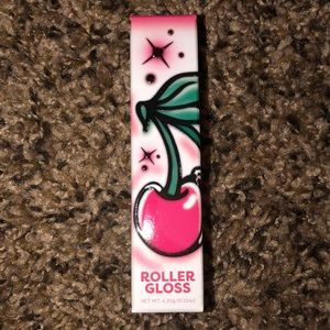 Becky G  X Colourpop Roller Gloss